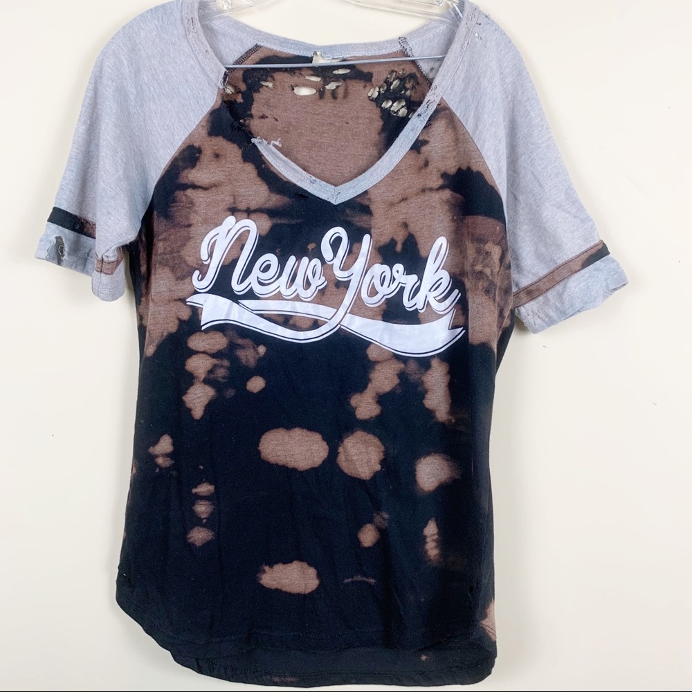 NY | Bleached Distressed Baseball v-Neck Tee